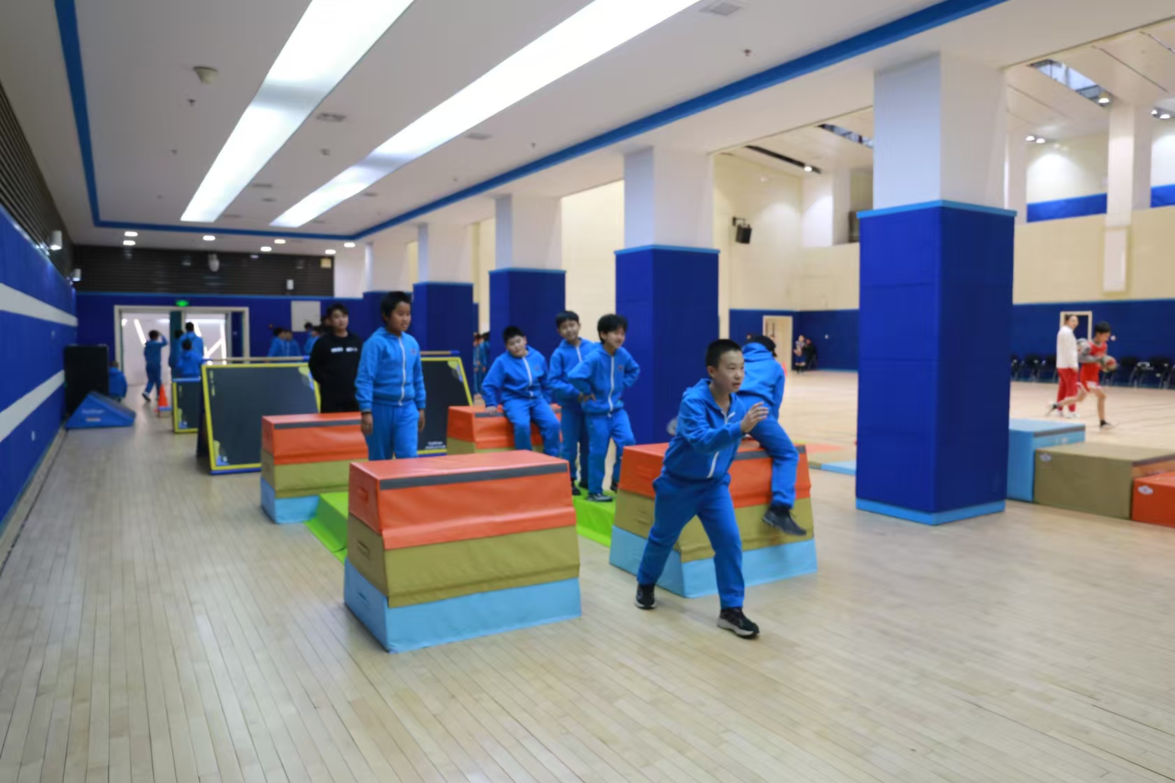 凯发(K8)体育跑酷器材进京“炫秀”